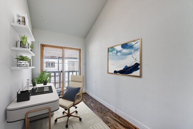 Building Photo - 708 Fowler St