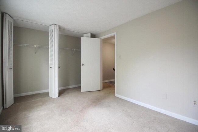 Building Photo - 11916 Fieldthorn Ct