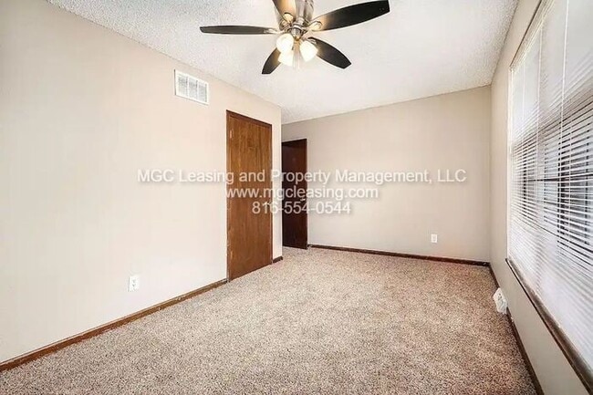 Building Photo - Large Master Bedroom - just in time for Fa...