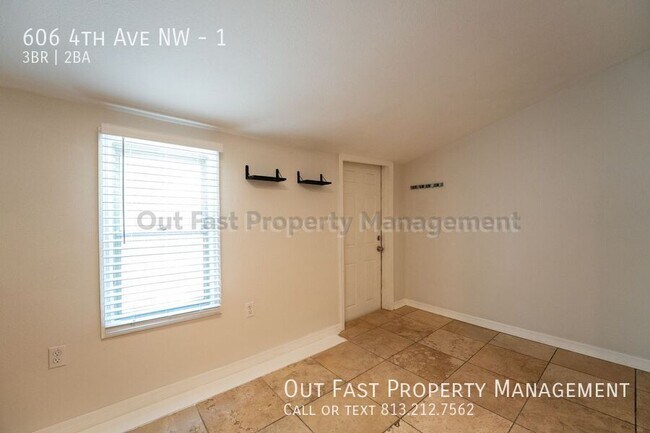 Building Photo - 606 4th Ave NW