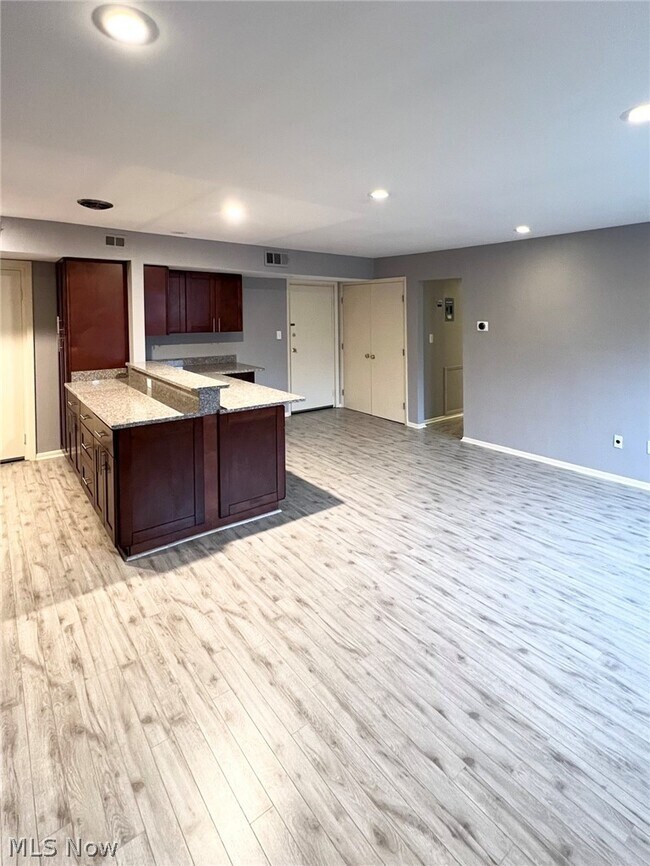 Building Photo - 20301 Shelburne Rd