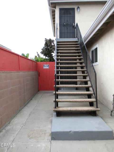 Building Photo - 851 W Crestwood Ave