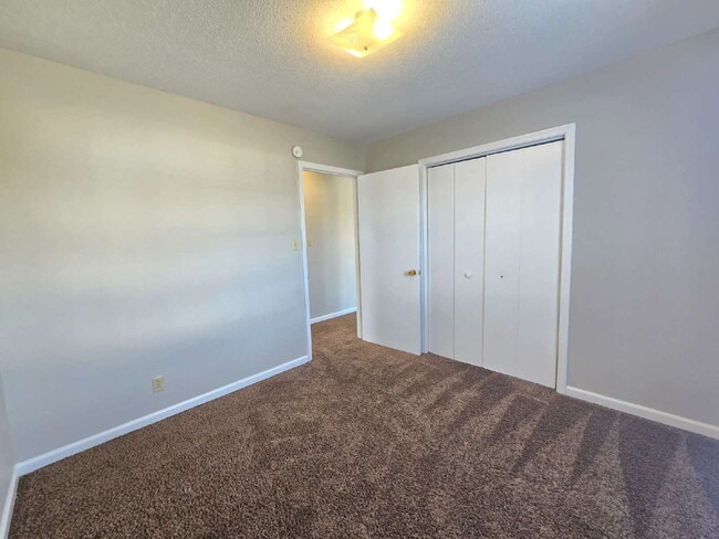 Building Photo - 746 Shelton Cir