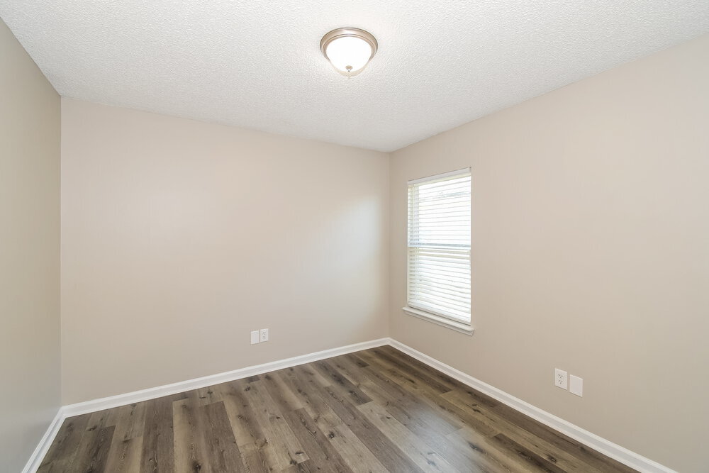 Building Photo - 6709 Gentle Oaks Dr N