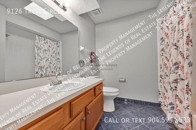 Building Photo - 9126 Trevi Cir W