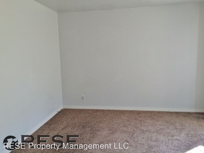 Building Photo - 4 br, 1.5 bath House - 3939 W 5820 S