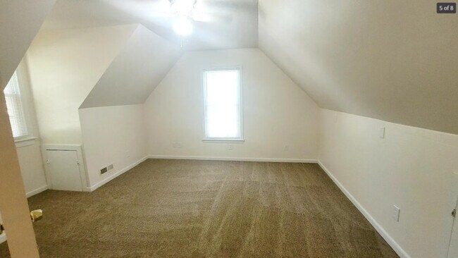 Building Photo - 9305 Fox Run Dr