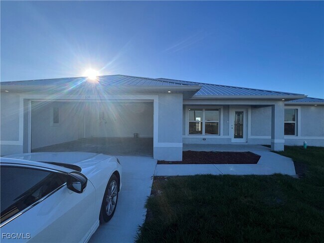 Building Photo - 634 Royce Rd