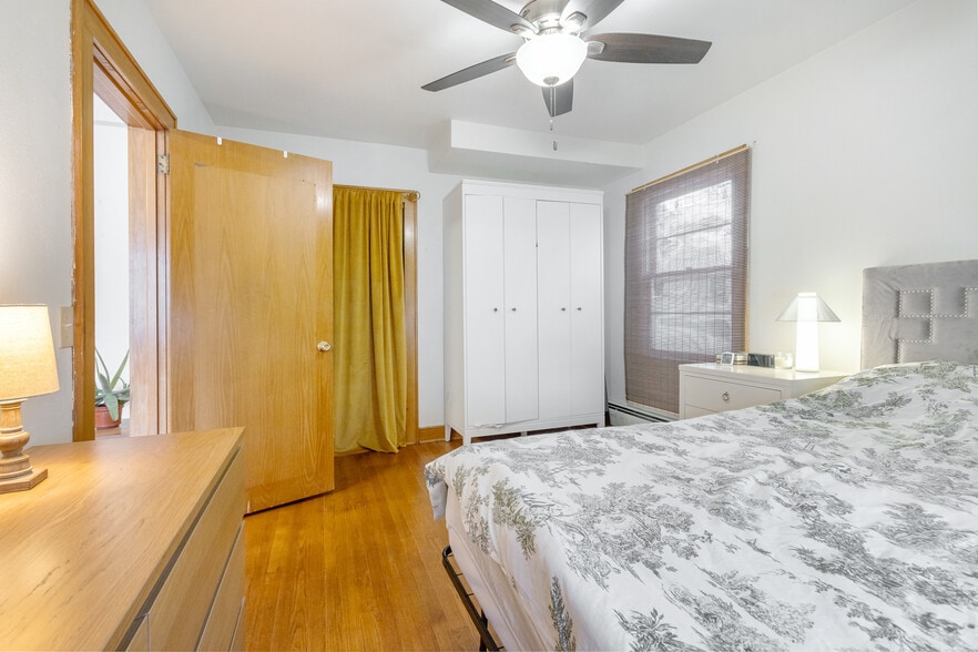 Building Photo - 302 S Brooks St