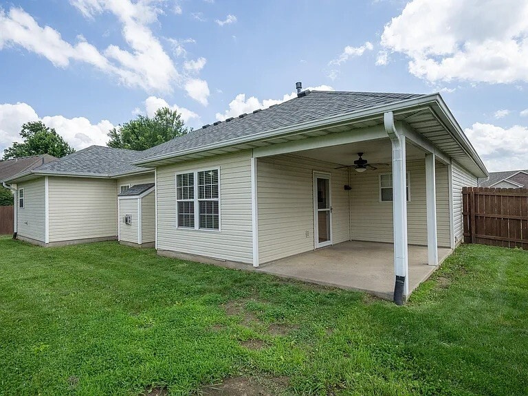 Building Photo - 211 Jackal Dr