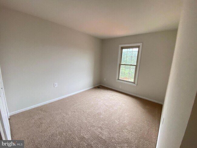 Building Photo - 12116 Stallion Ct