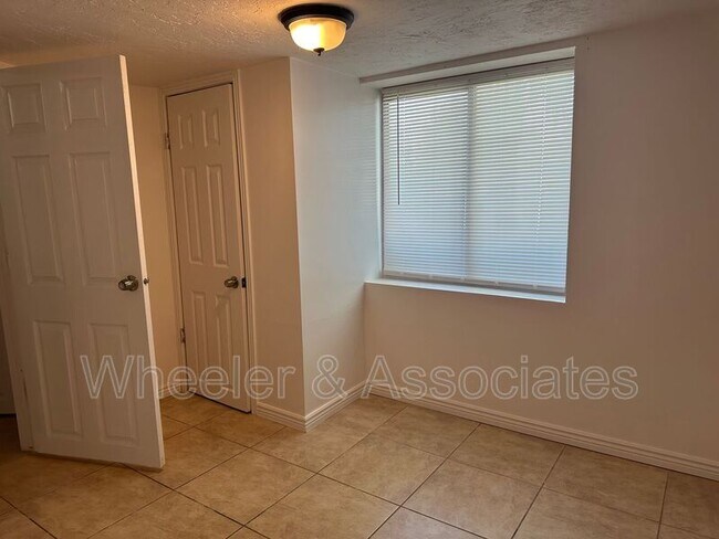 Building Photo - 1315 S 120 E