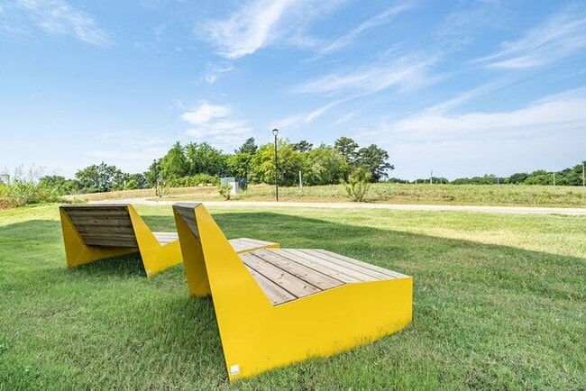 Building Photo - Luxury 3 Bedroom 2.5 Bath Townhome in Bullard, TX!