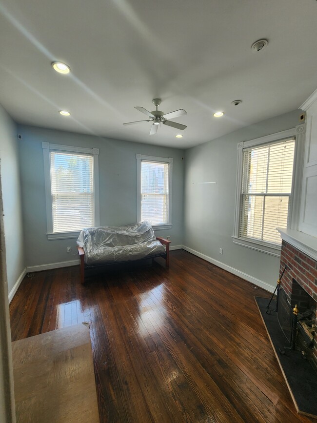 Building Photo - 436 Dinwiddie St