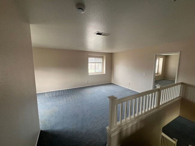 Building Photo - Spacious 3-Bedroom Home with Loft, 3-Car Garage & Large Backyard in Desirable South Loma Linda