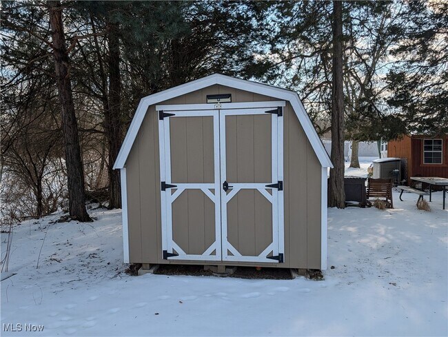 Building Photo - 235 Chaucer Ct