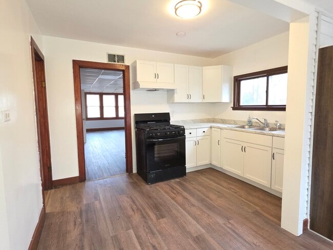 Building Photo - 117 Woodland Dr