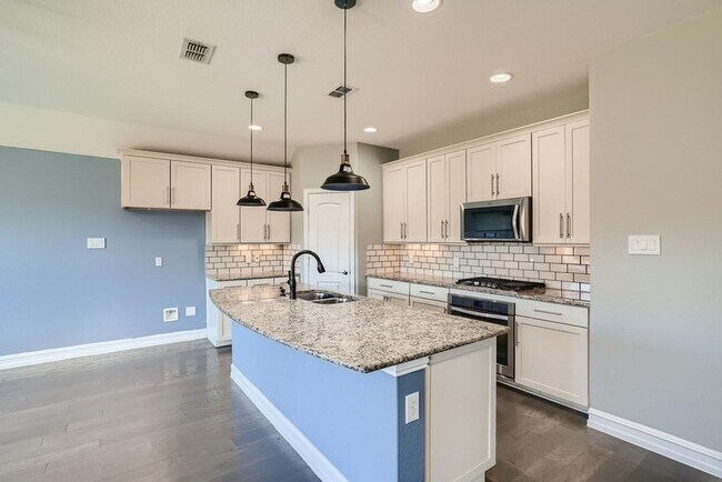 Building Photo - 3404 Glendale Ln