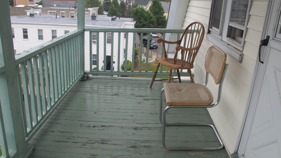 Balcony - 20 Dexter St
