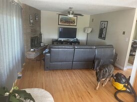 Building Photo - 3414 Harbel Dr NE