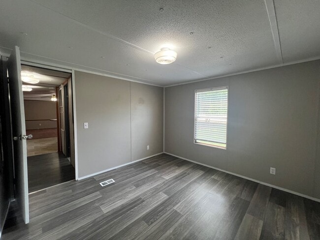 Building Photo - 295 Sawgrass Ct