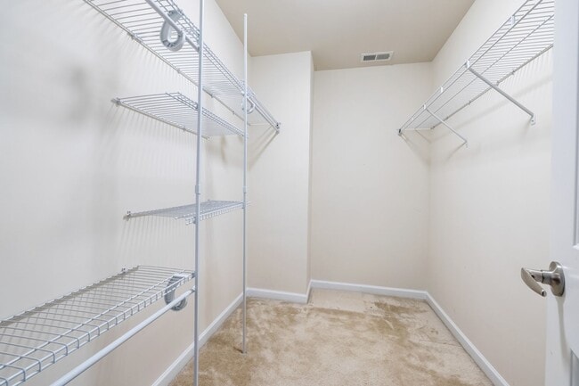 Building Photo - Move-In Ready Highland Creek Beauty! 4BR + Office + Den + Loft | Private Pond View & Top Communit...