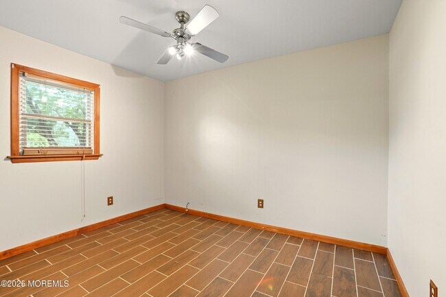 Building Photo - 468 Brookforest Dr