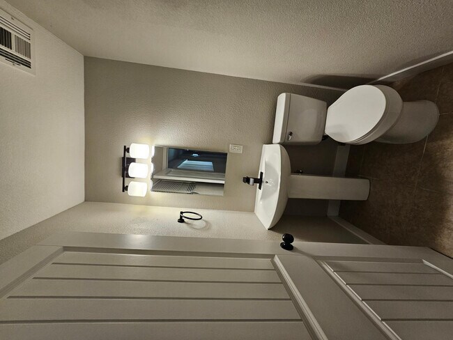 Building Photo - 8702 W Pinnacle Peak Rd