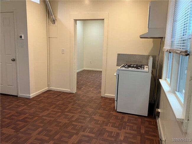 Building Photo - 291 Rother Ave