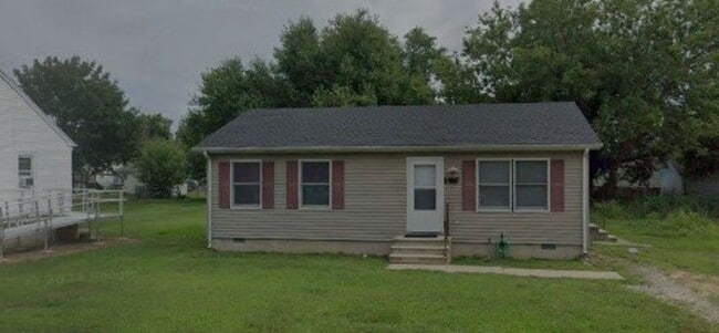 Building Photo - 113 1st St