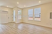 Building Photo - 1528-B: 2 Bed, 2.5 Bathroom Townhome Near ...