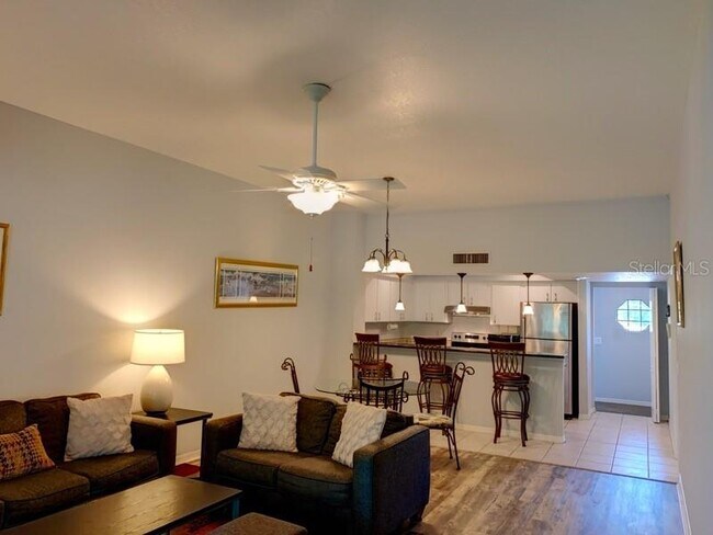 Building Photo - 1375 Saxony Cir