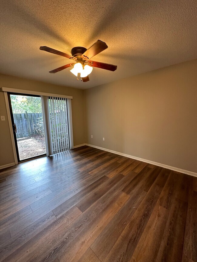 Building Photo - 16 Navigator Ln