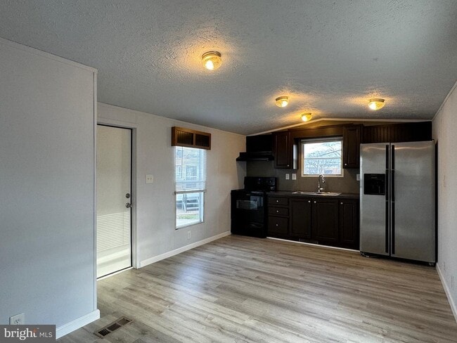 Building Photo - 2950 Concord Rd