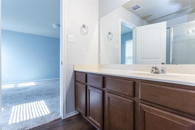 Building Photo - 2103 Meadow Park Dr