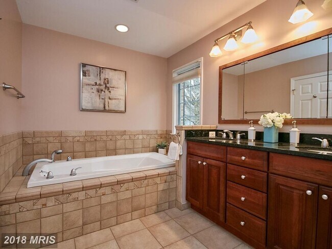 Building Photo - 1006 Kimberwicke Rd