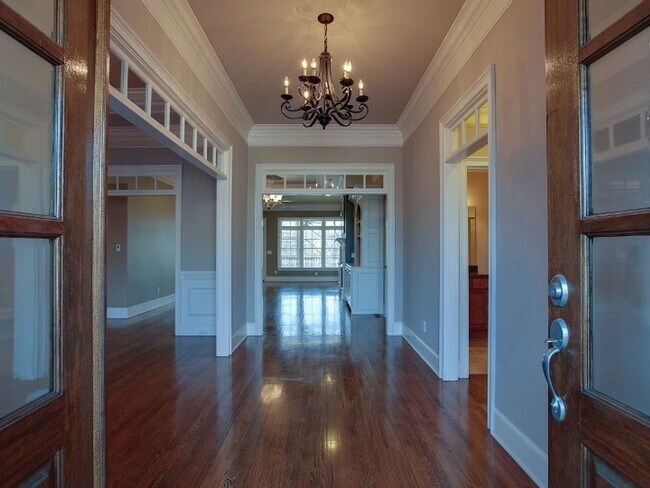 Building Photo - Coming soon! One level living in Franklin-Willow Springs