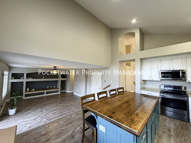 Building Photo - 2127 Mountain Iris Dr