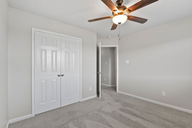 Building Photo - Stunning Corner Unit Townhome - Move-in special: Receive $100 off both your first and second mont...