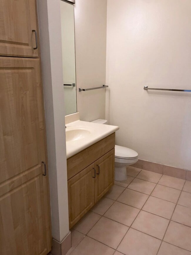 Building Photo - Large 2bd/2ba/2pkg in Terraces of Launani Valley