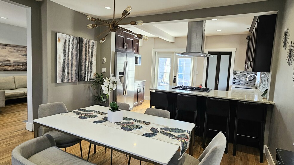 Building Photo - 55 Lakeview St