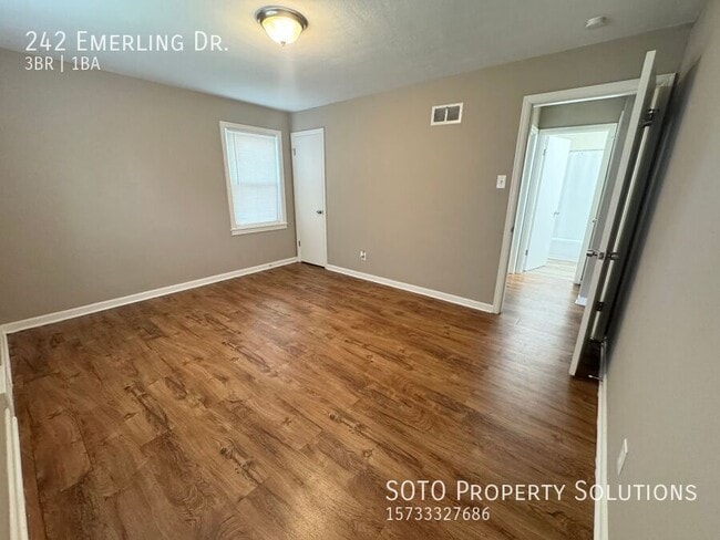 Building Photo - 242 Emerling Dr