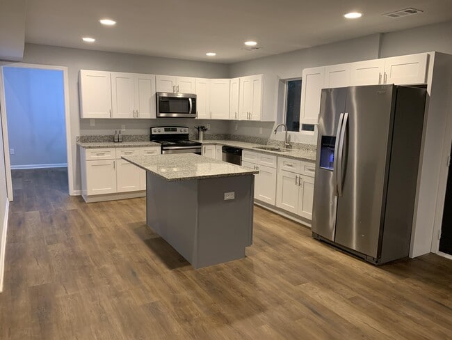 Building Photo - 924 Chapman Cir