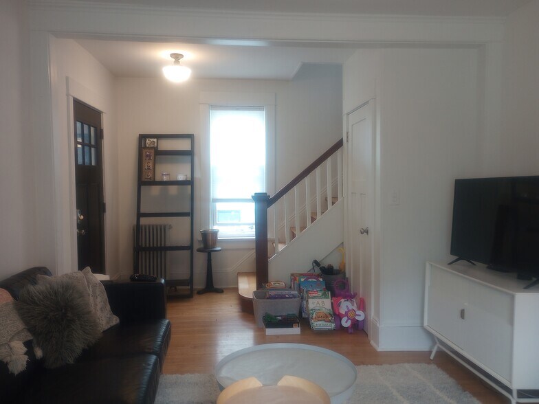 front entry - 5804 W Wells St