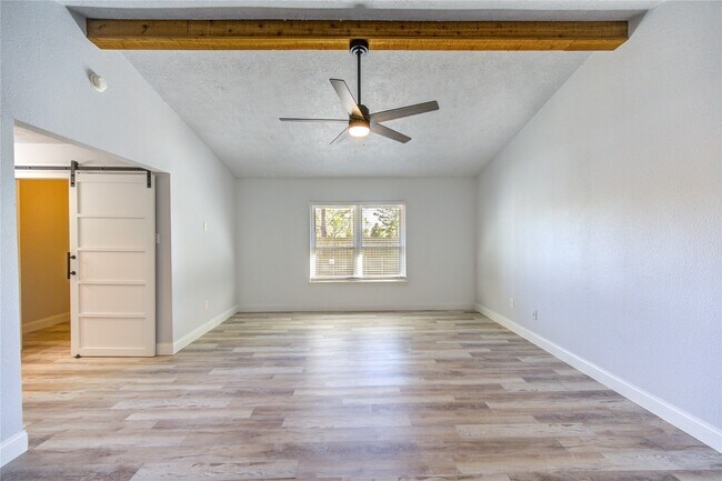 Building Photo - 235 E Castle Harbour Dr