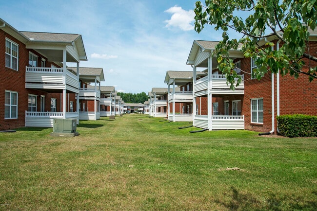 Building Photo - 2833 Holly Glen Dr