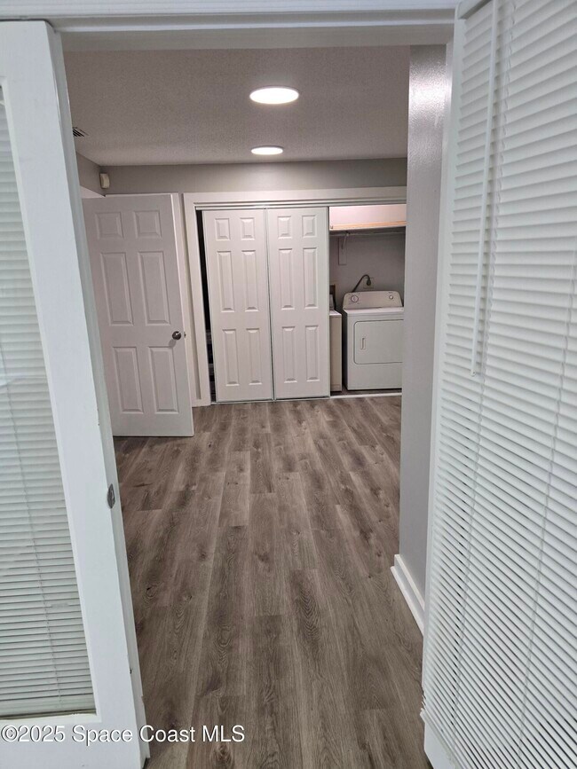 Building Photo - 1365 N Courtenay Pkwy