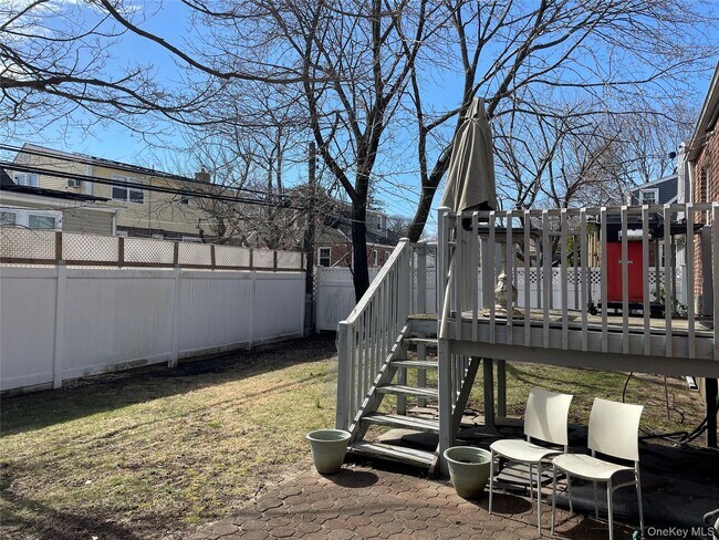 Building Photo - 8 Cameron Ln