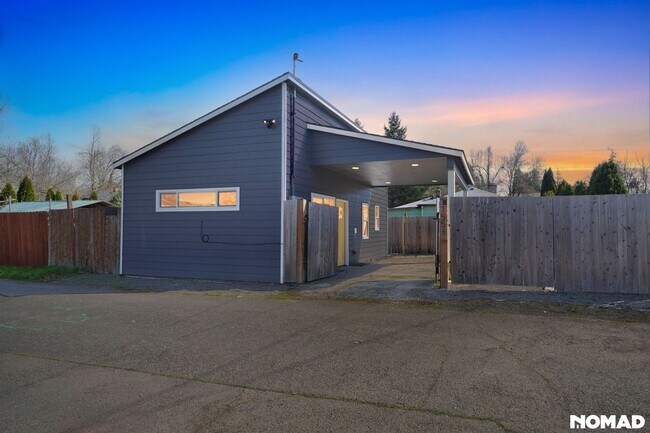 Building Photo - 1155 18th St NE