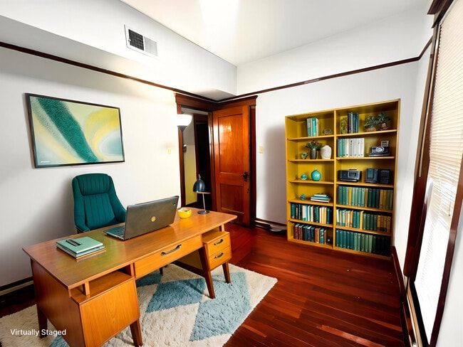 Building Photo - 2340 W Thomas St